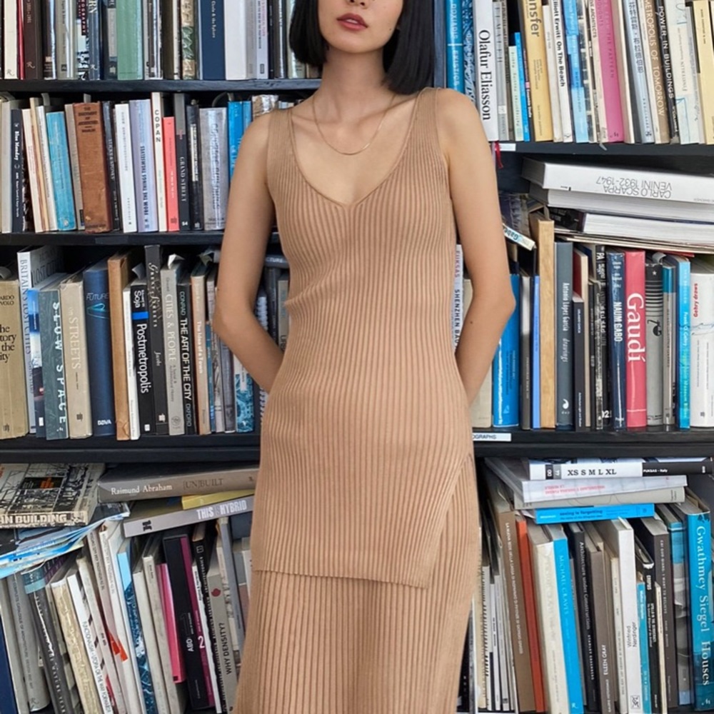 Aritzia Babaton Manor Tank Sweater size XXS